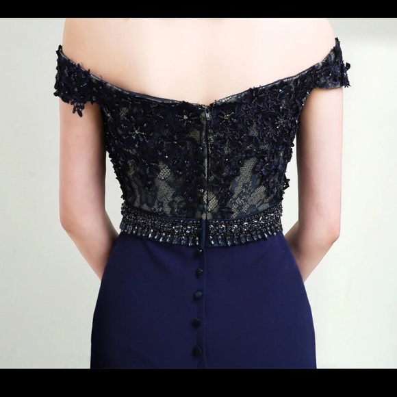 Evening dress - Picture 2 of 8